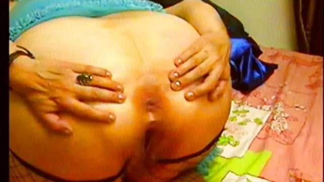 เพื่อนที่แข็งแกร่ง fucks เจี๊ยบสีบลอนด์ในตำแหน่งมิชชันนารีบิน วิดีโอ โป๊