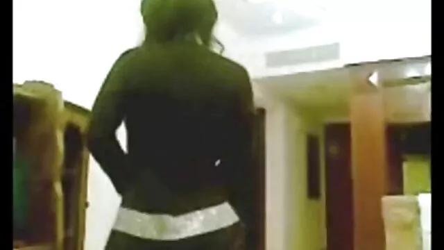 หัวสีบลอนด์ Buxom Kala Prettyman ดูดไก่และให้ titfuck วิดีโอ โป้