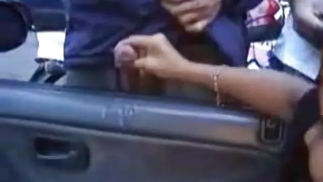 สาวผมสีเข้มขี้อายพัดกระเจี๊ยวหวานสำหรับ doggy ยาก fuck วิดีโอ หนัง เอก