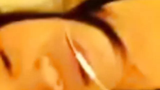 ฉีกขาดดอกทอง Rosa วิดีโอ โป้ ฟรี ให้ blowjob มหาศาล