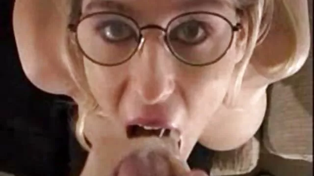 Hungry boy วิดีโอ หนัง โป็ fucks his slim brunette chick on kitchen table tough